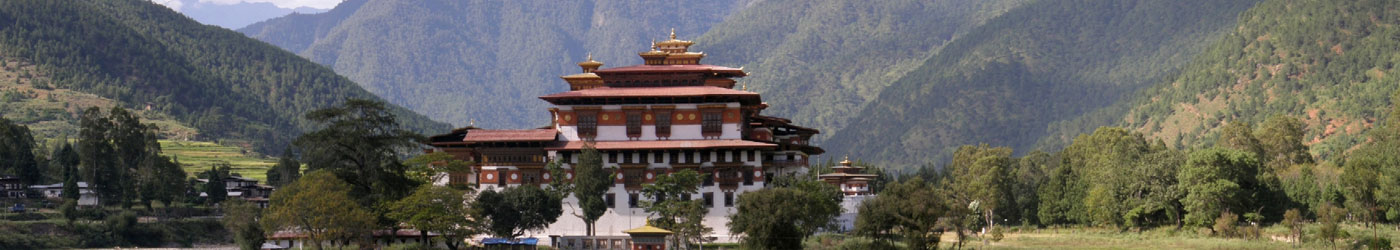A tiny and very beautiful Himalayan country between Tibet and India, Bhutan has enormously been attracting travelers and spreading the fragrance of well-preserved nature and culture